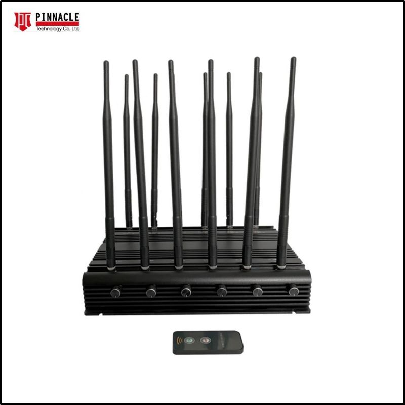 Stel de Power Wired Remote Control Vehicle Convoy Bomb Jammer aan voor een verstoringsafstand van 50-300 meter.
